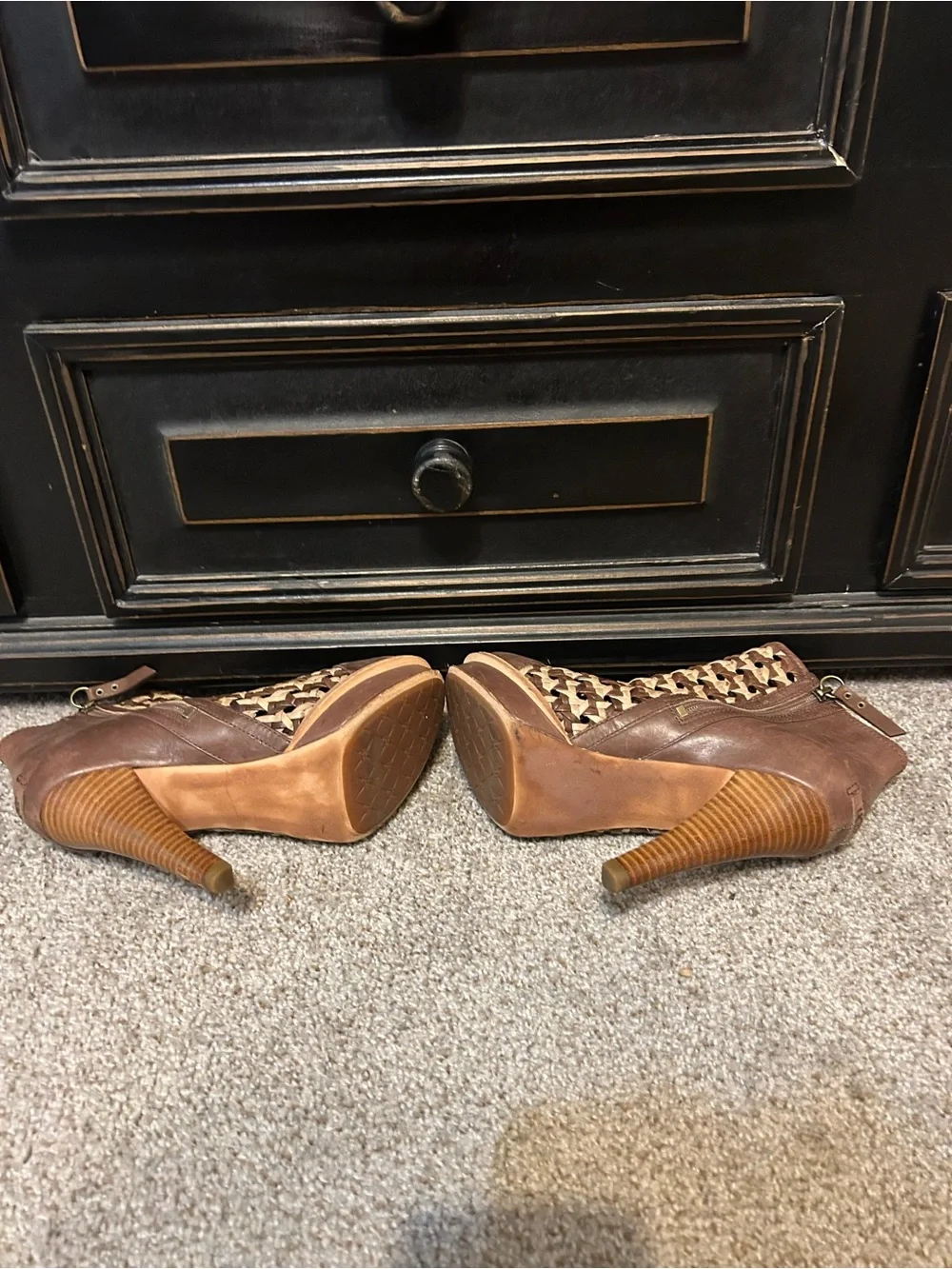 UGG Fatima Leather Ankle Boots